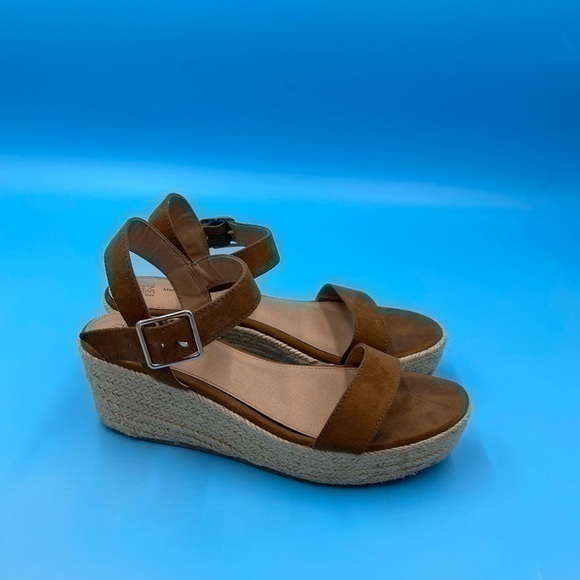 Shoes - Platform Heel Sandals - Memory foam